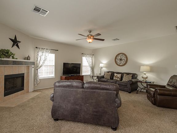 4th image of 1723 Warwick Way