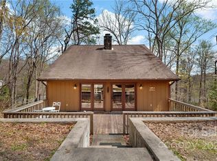 172 W Wilderness Rd, Lake Lure, NC 28746