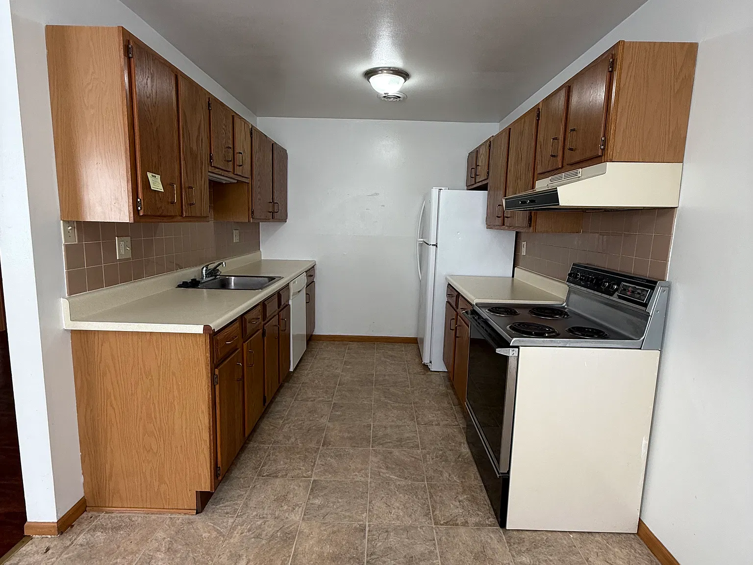 2 bed, 1000 sqft, $975 — Photo 4