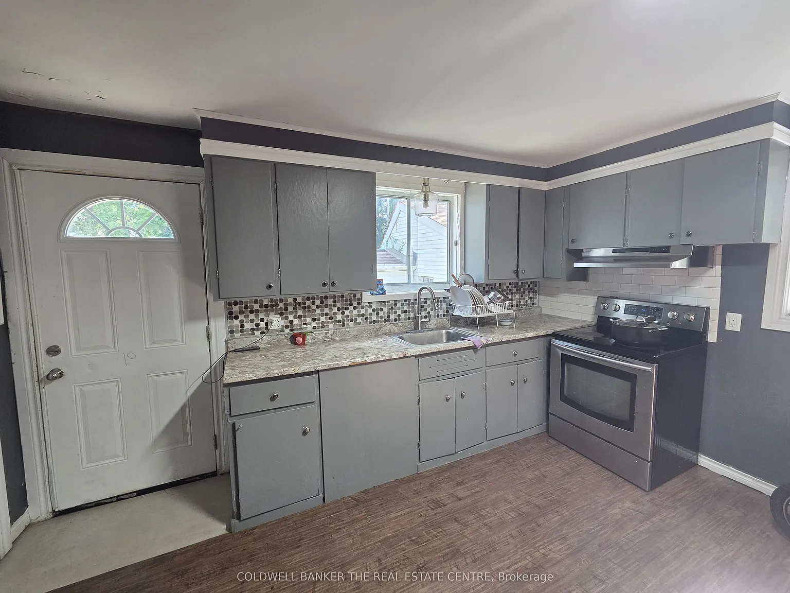 3 bed, $2,200 — Photo 2