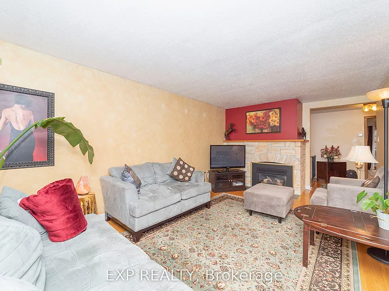 21 Southview Cres — Photo 6