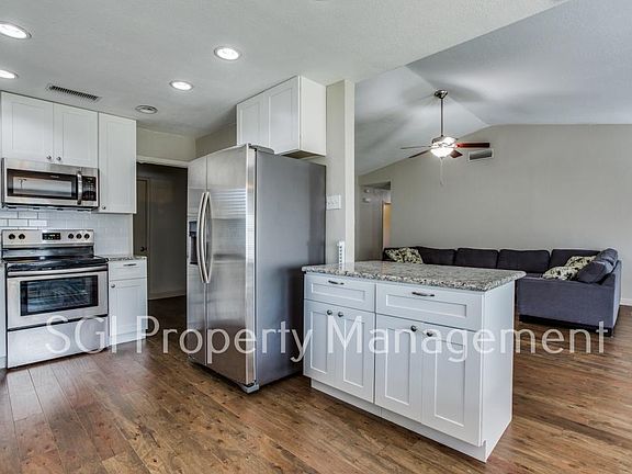 5th image of 2827 Arcadia Ln
