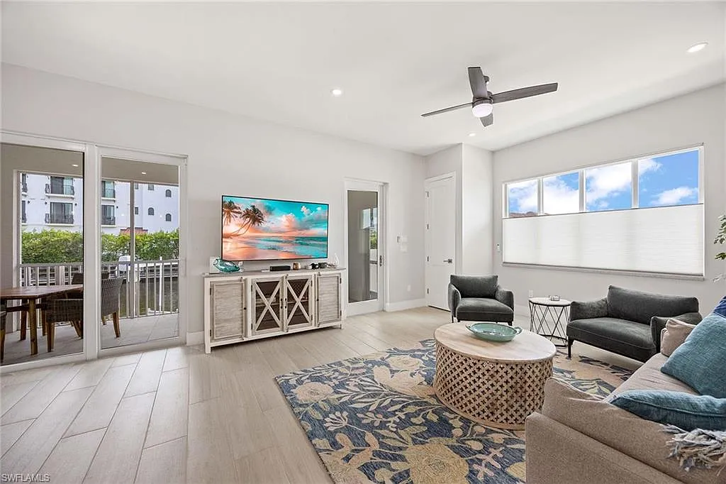 2 bed, 2.0 bath, 975 sqft, $7,000 — Photo 1