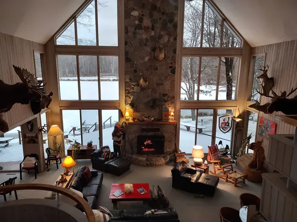 100 Adams Rd, Farwell, MI 48622