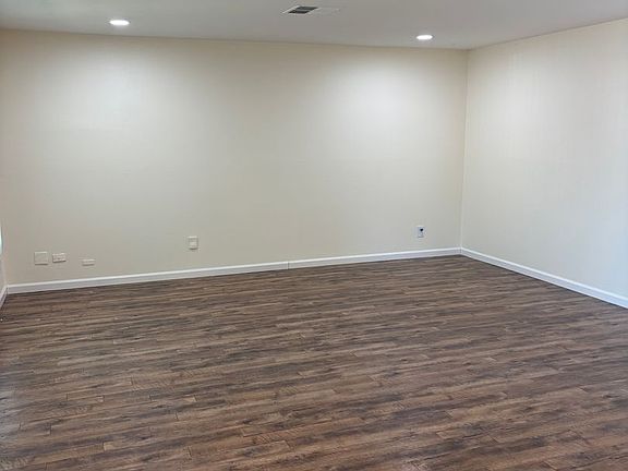 2nd image of 1743 Hall St
