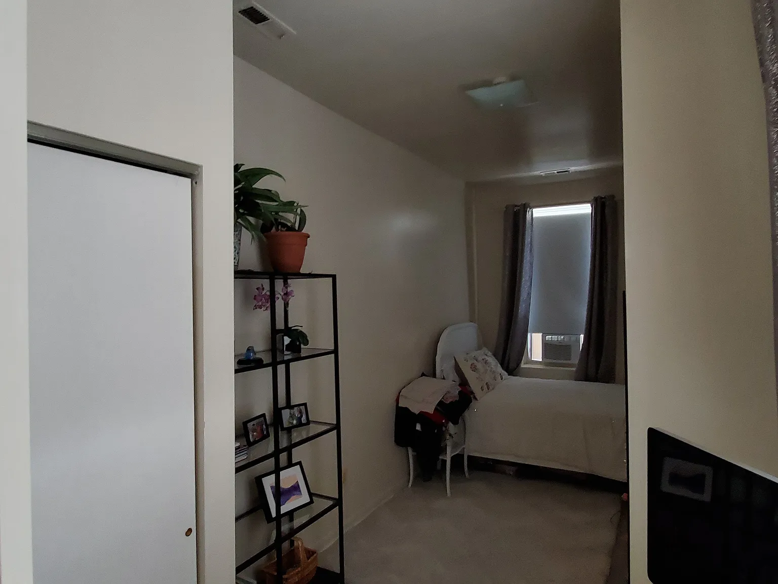 1 bed, 700 sqft, $1,300 — Photo 4
