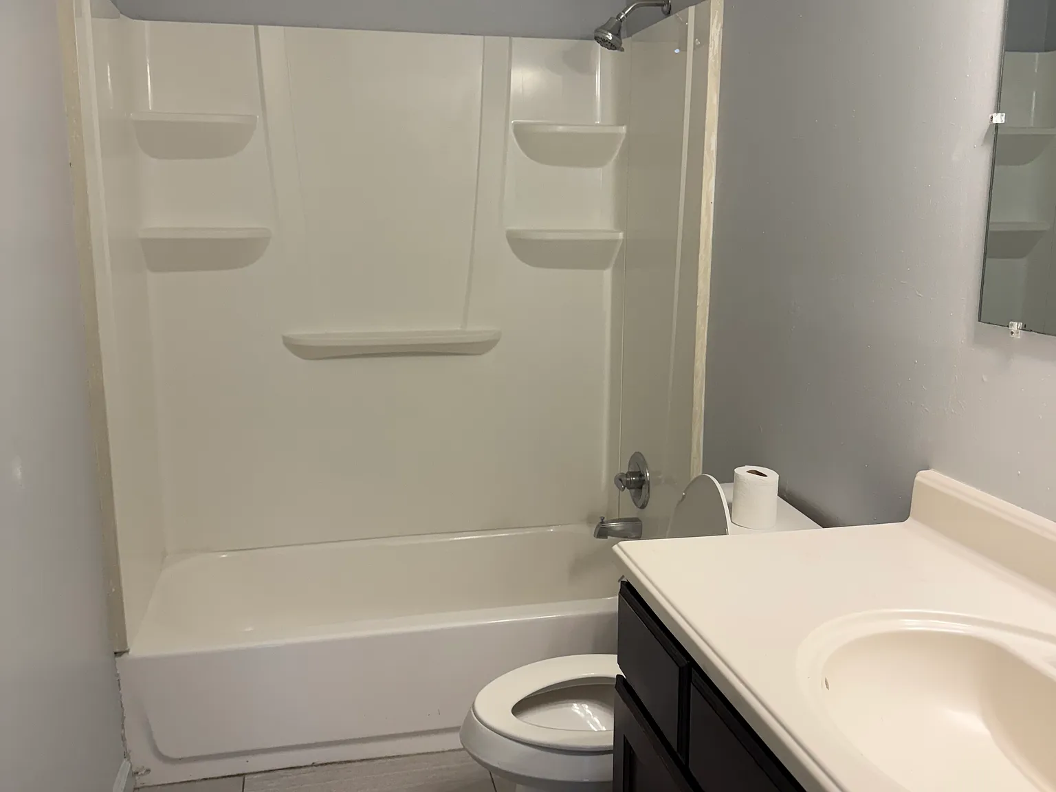 4 bed, 1438 sqft, $1,900 — Photo 3
