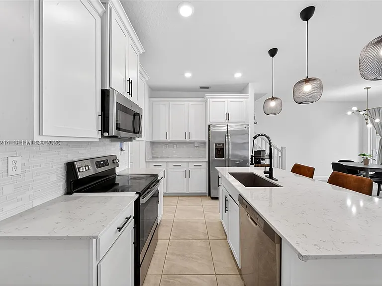 4349 Veleiros Ave — Photo 8