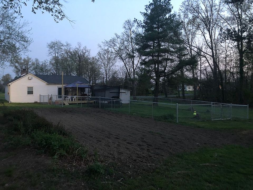 2nd image of 130 Harrison Ln