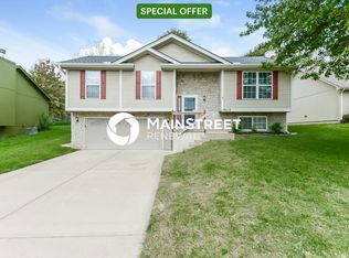 19612 E 9th St S, Independence, MO 64056