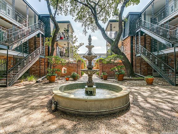 3rd image of 8401 N NEW BRAUNFELS AVE #316