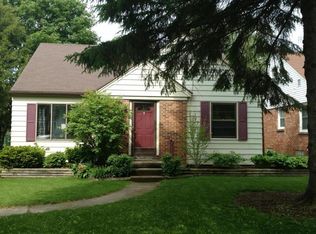 2719 Oakwood Ave NE, Grand Rapids, MI 49505