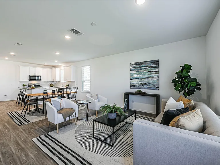 3075 Clydesdale Dr — Photo 7