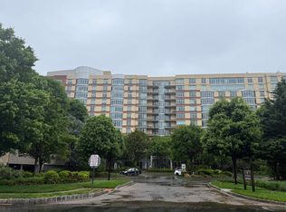 8100 River Rd APT 710, North Bergen, NJ 07047