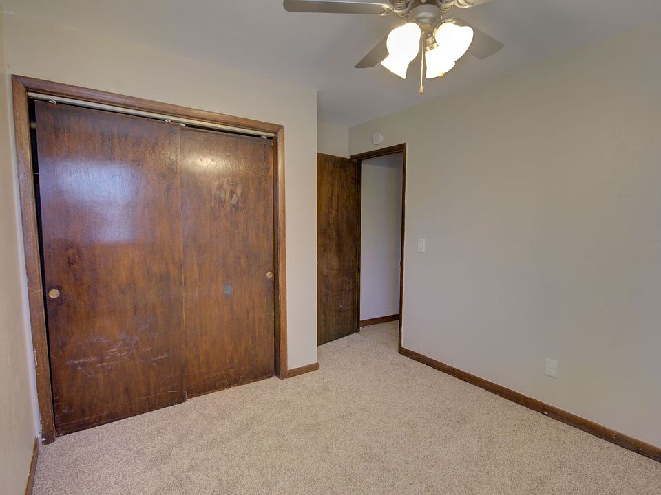 SL KSR1021 1021 11th St Silvis IL Zillow