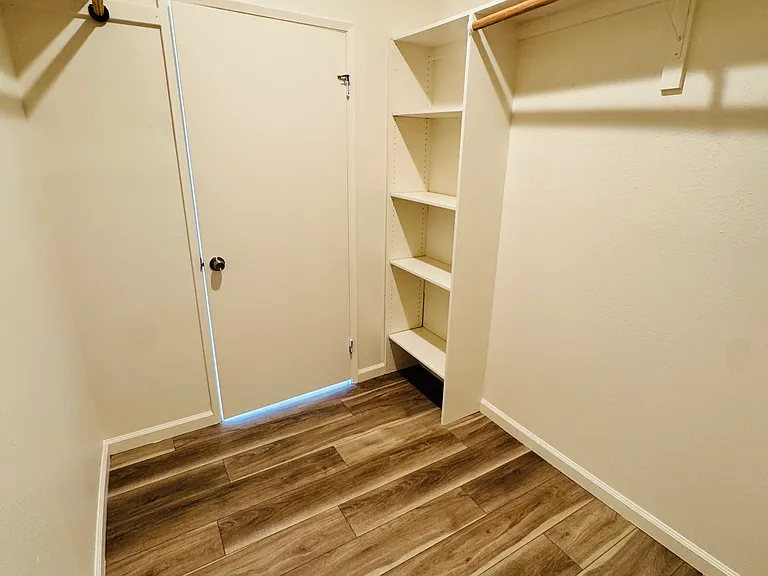 15656 Saticoy St #1 — Photo 13
