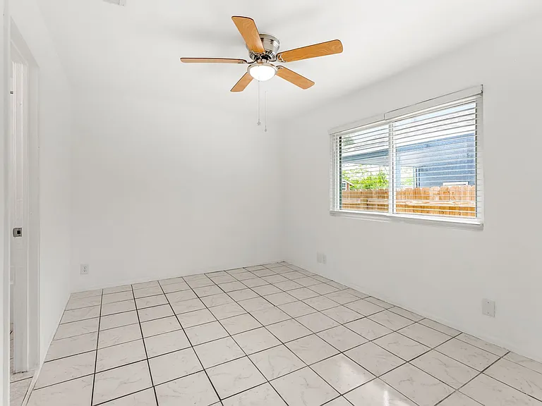 2501 Teri Rd #B — Photo 16