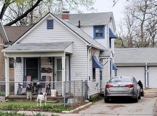 920 SW 5th St, Topeka, KS 66606