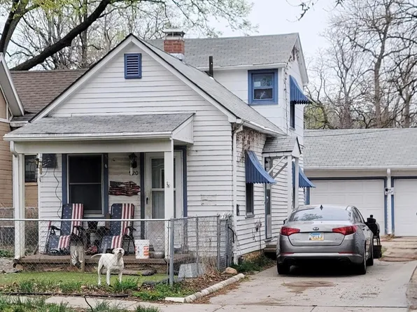 920 SW 5th St, Topeka, KS 66606