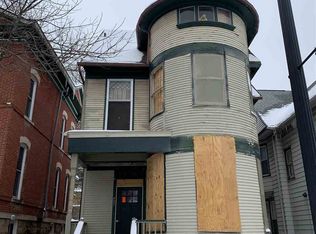 437 Loras Blvd, Dubuque, IA 52001