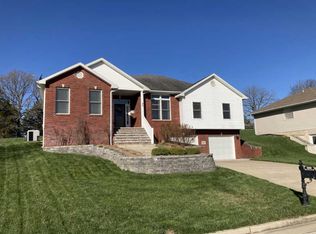 2424 Camzie Dr, Jefferson City, MO 65101