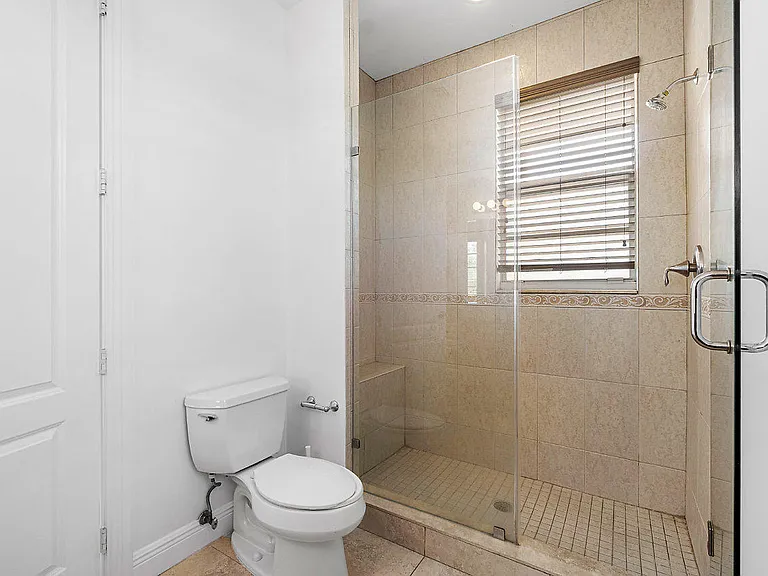811 S Federal Hwy #4 — Photo 17