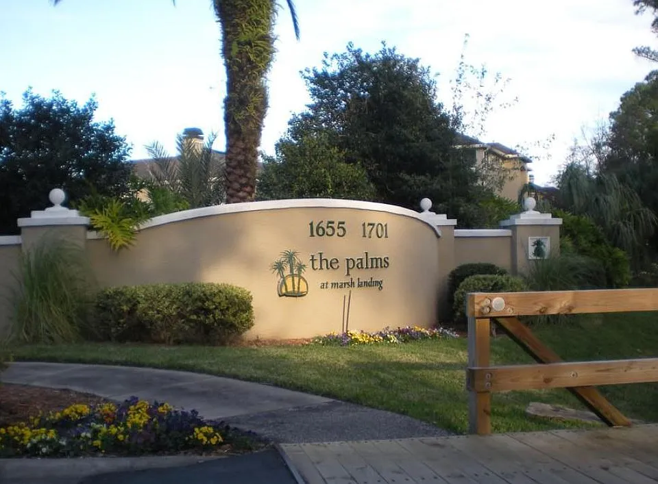 1701 The Greens Way #223
