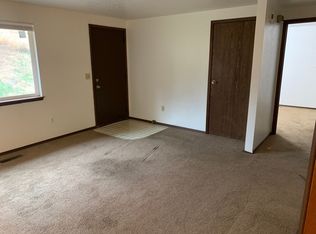 332 NW 14th St APT A, Pendleton, OR 97801