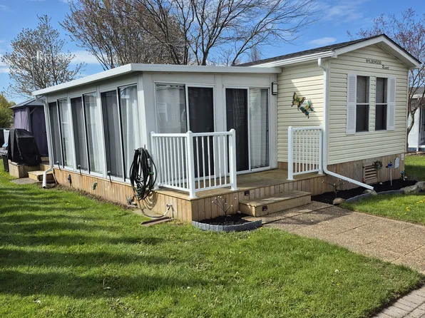 490 Empire Rd #Qvv113, Pt Colborne, ON L0S 1R0