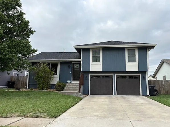7530 SW 25th St, Topeka, KS 66614