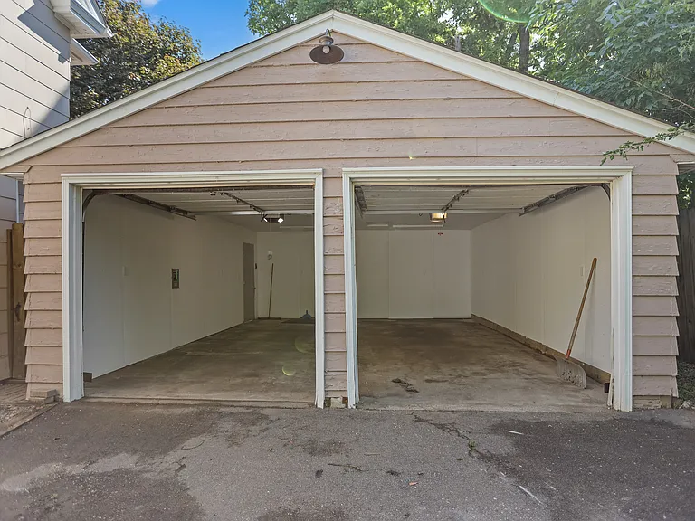 882 Raymond Ave — Photo 36