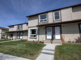 72 W Deerpoint Rd SE, Calgary, AB T2J6M9