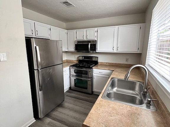 4th image of 17001 Ardisia Dr