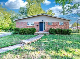 1090 Groby Rd, Saint Louis, MO 63130