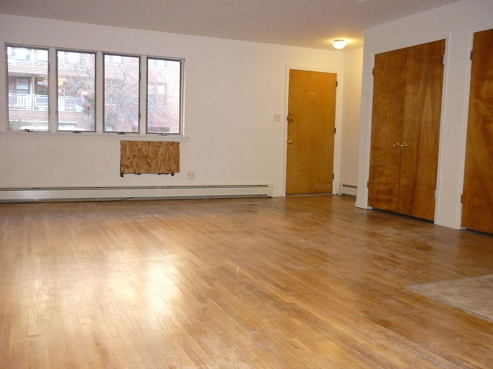 2nd image of 1525 E 14th St #1
