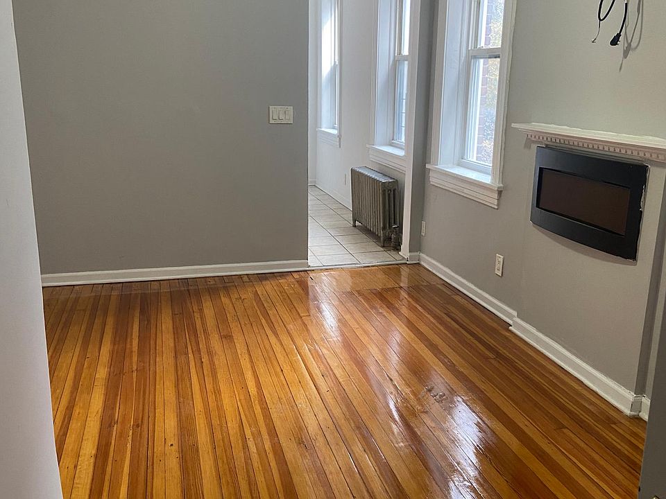 1st image of 324 McLean Ave #1E