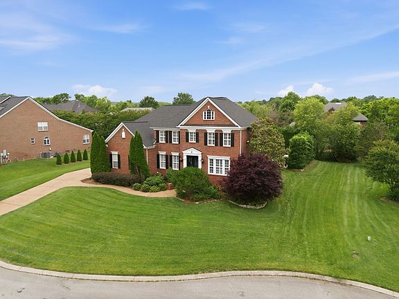 5th image of 924 Belden Way