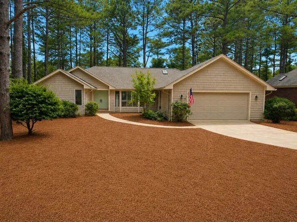 180 Pine Vista Dr, Pinehurst, NC 28374