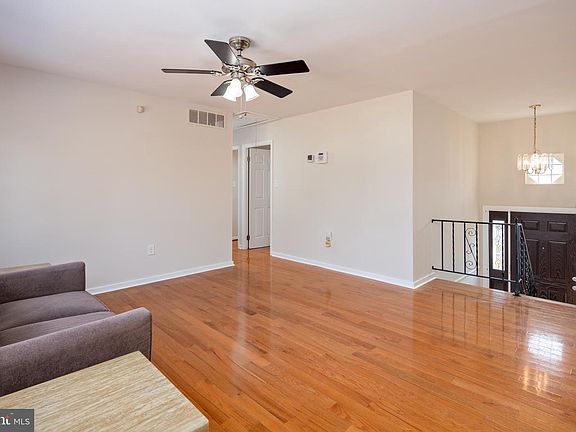 4th image of 927 Shirley Manor Rd