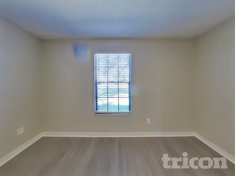 1715 Farm Way — Photo 11