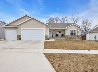 703 Heather Ln, Springville, IA 52336
