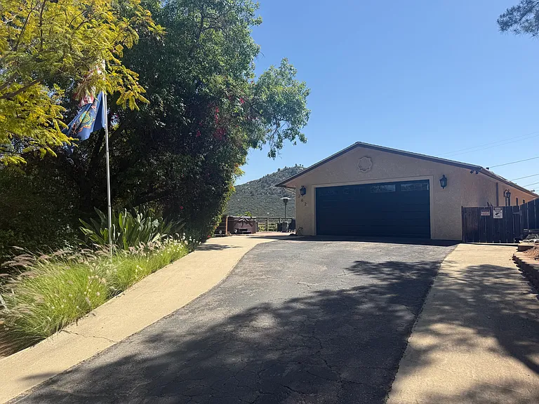 262 Editha Dr — Photo 20