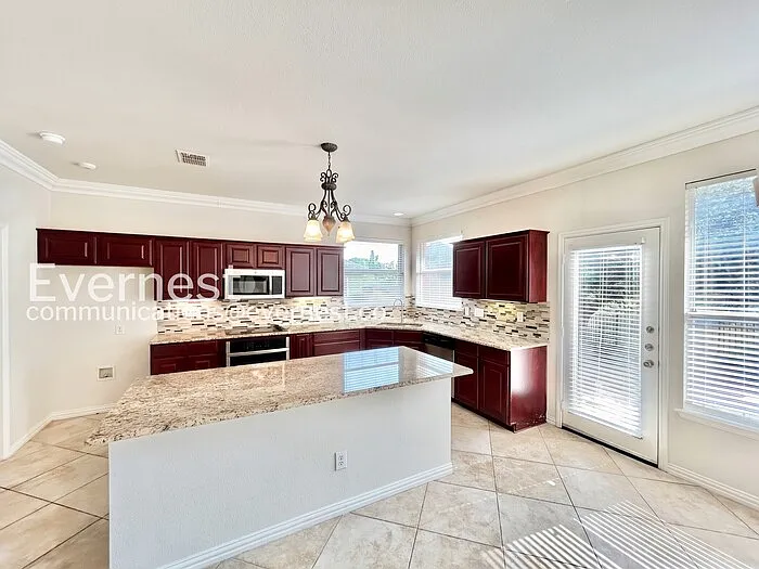 6458 Riverside Dr — Photo 5
