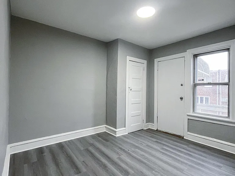 4617 Sheffield Ave #2 — Photo 3
