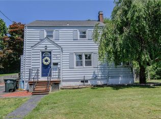 23 Oldroyd St, Milford, CT 06461