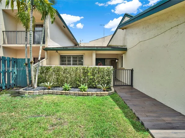 10910 SW 72nd St APT 272, Miami, FL 33173