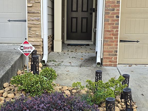 3rd image of 177 Townview Dr