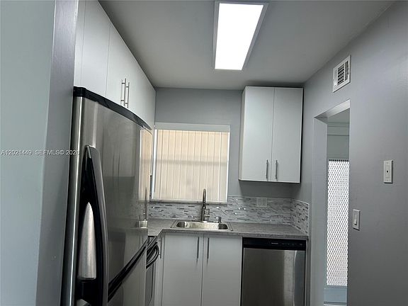 5th image of 2831 E Sunrise Lakes Dr #309