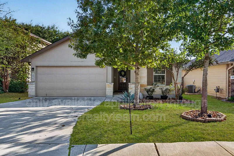 3 bed, 2.0 bath, 1436 sqft, $1,745 — Photo 3
