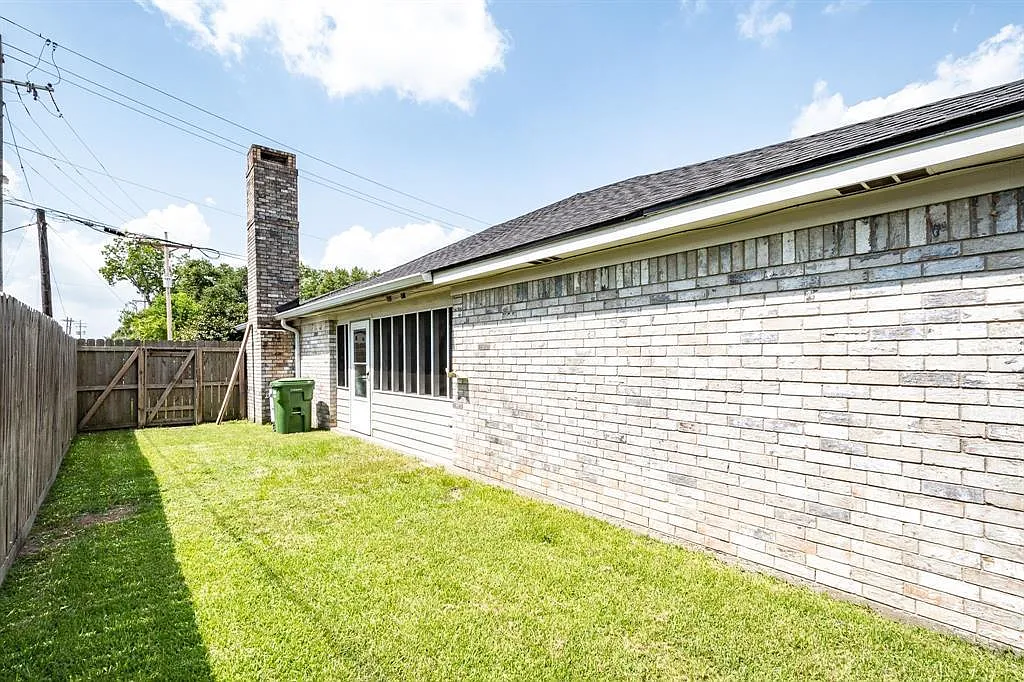 Yard - 1807 Monta St #B1